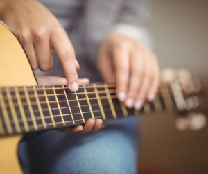 Lær det grunnleggende på gitar